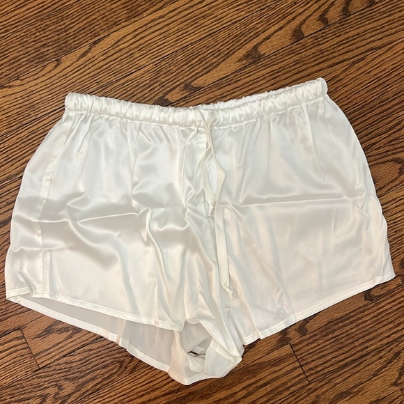 The Robe Feathered PJ Set - Picture 5 of 8